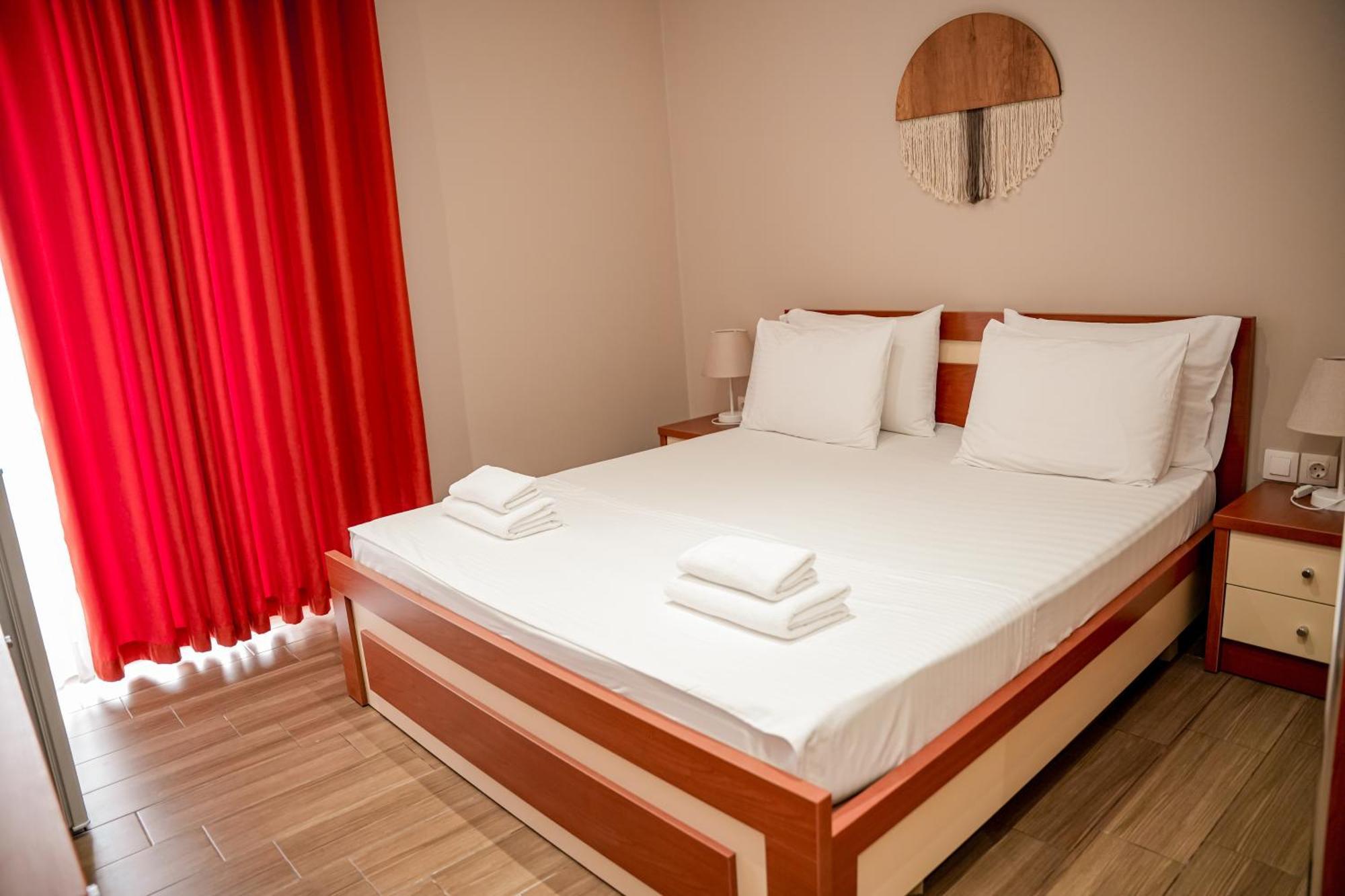 Aljur Hotel Himare Exterior foto